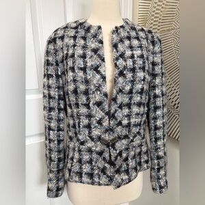 Elegant Women's Checkered Blazer